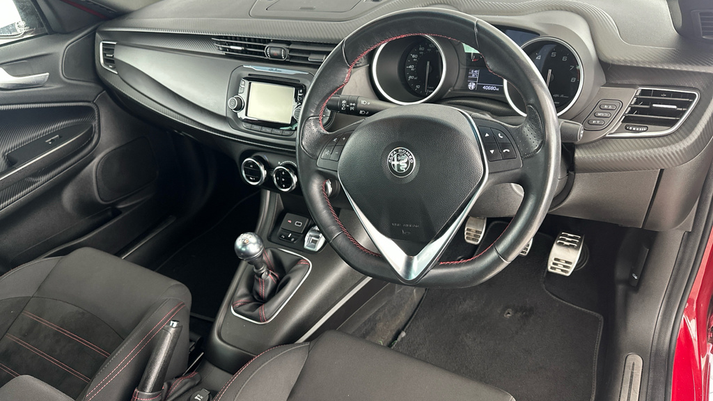 Alfa Romeo Giulietta Hatchback Black #9