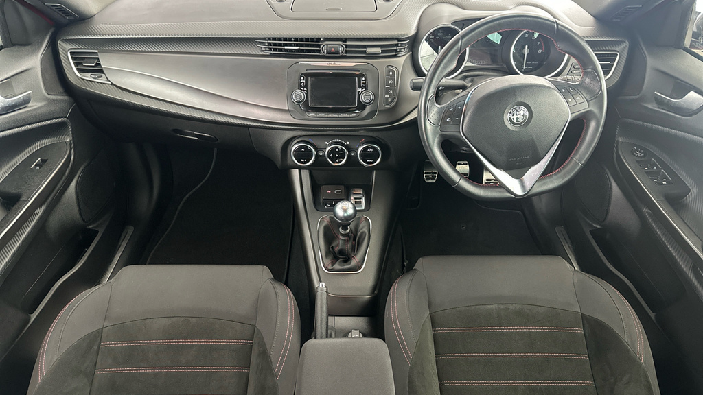 Alfa Romeo Giulietta Hatchback Black #16