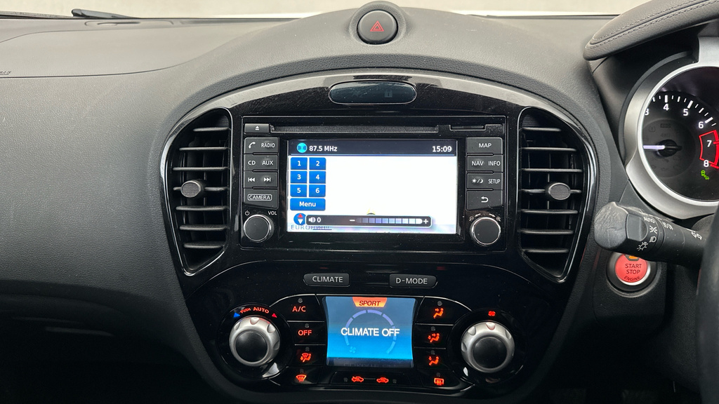 Nissan Juke Tekna Dig-t Blue #15
