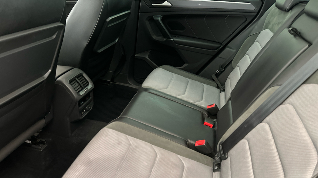 Volkswagen Tiguan Se Navigation Tsi Bluemotion Technology Black #18