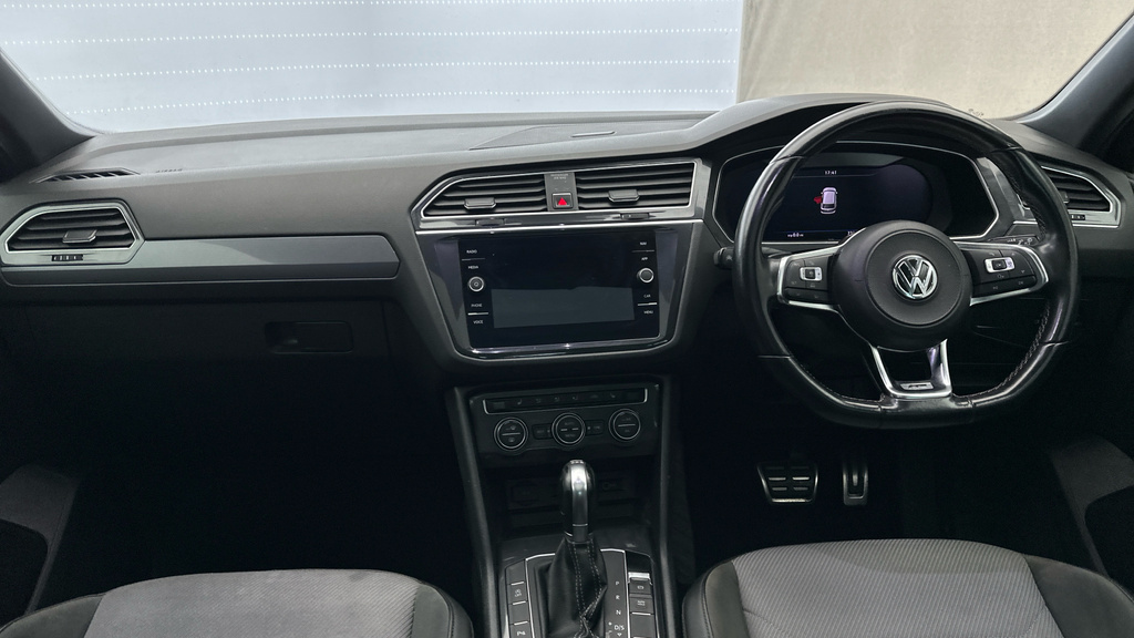 Volkswagen Tiguan Se Navigation Tsi Bluemotion Technology Black #13