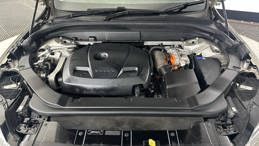 Volvo XC60 Inscription Red #28
