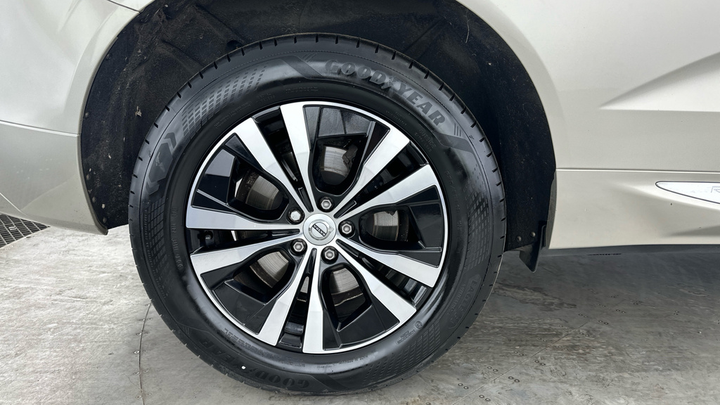 Volvo XC60 Inscription Red #31