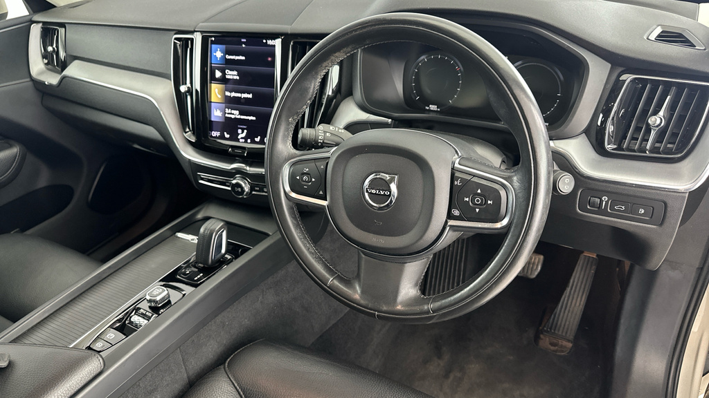 Volvo XC60 Inscription Red #9