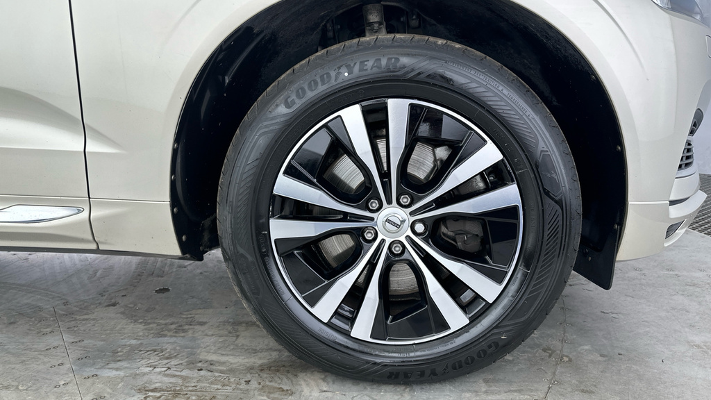 Volvo XC60 Inscription Red #32