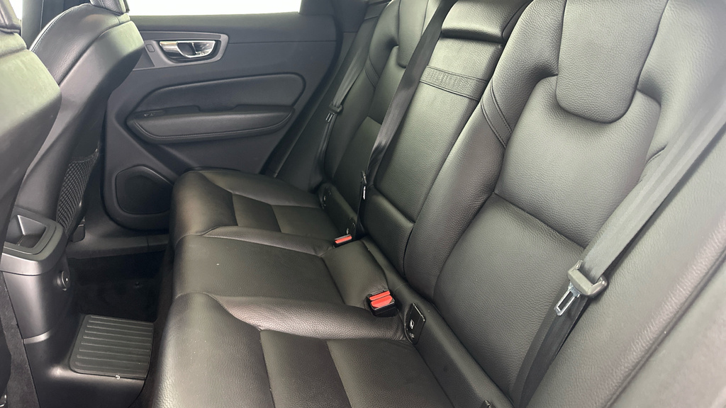 Volvo XC60 Inscription Red #26