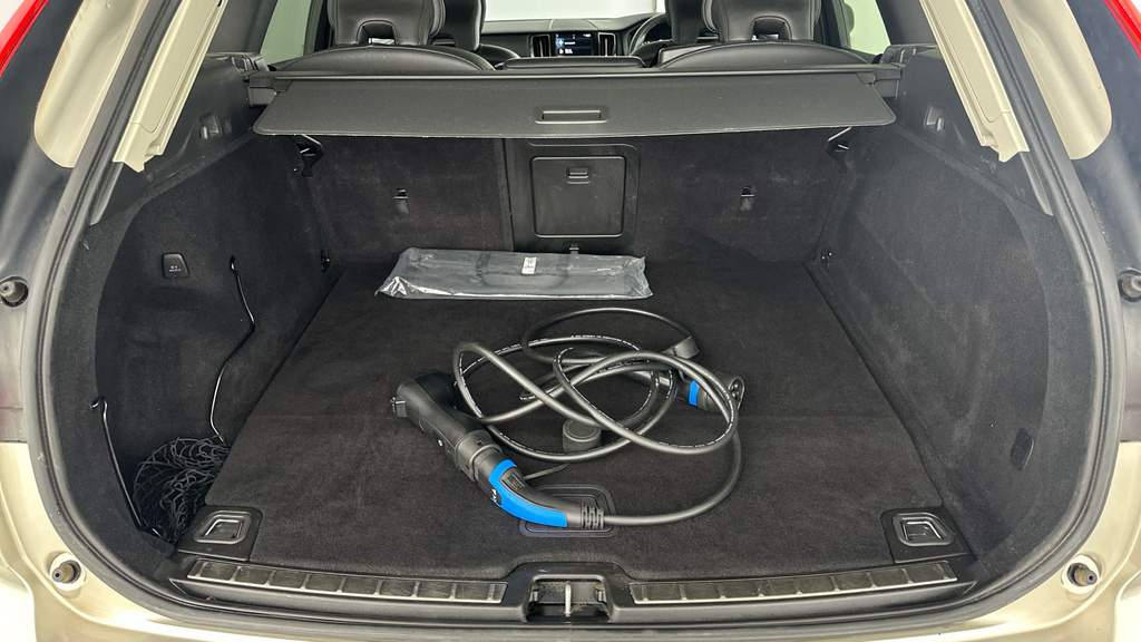 Volvo XC60 Inscription Red #27