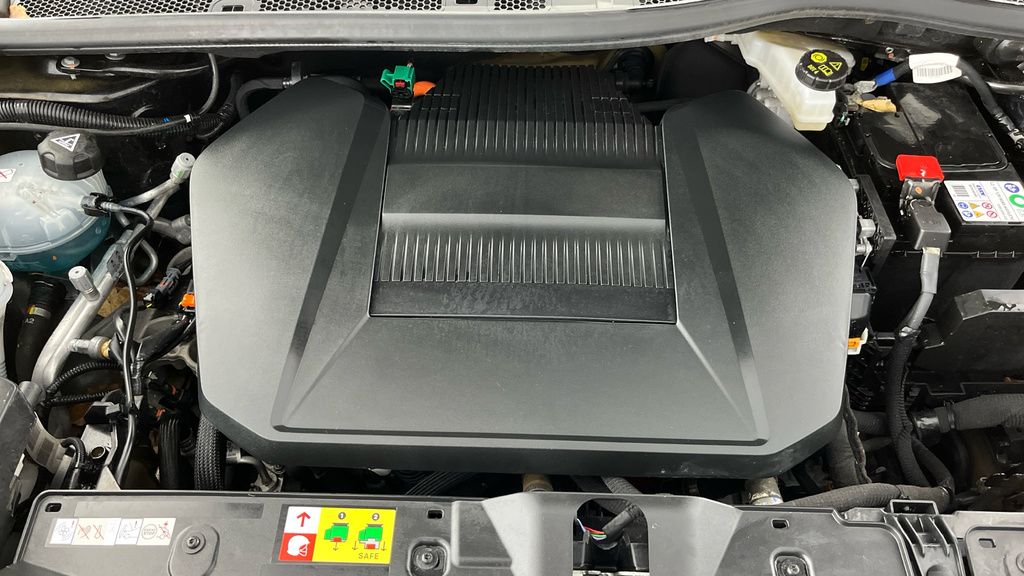 Peugeot e-2008 Gt Ev 2022 72 Black #25