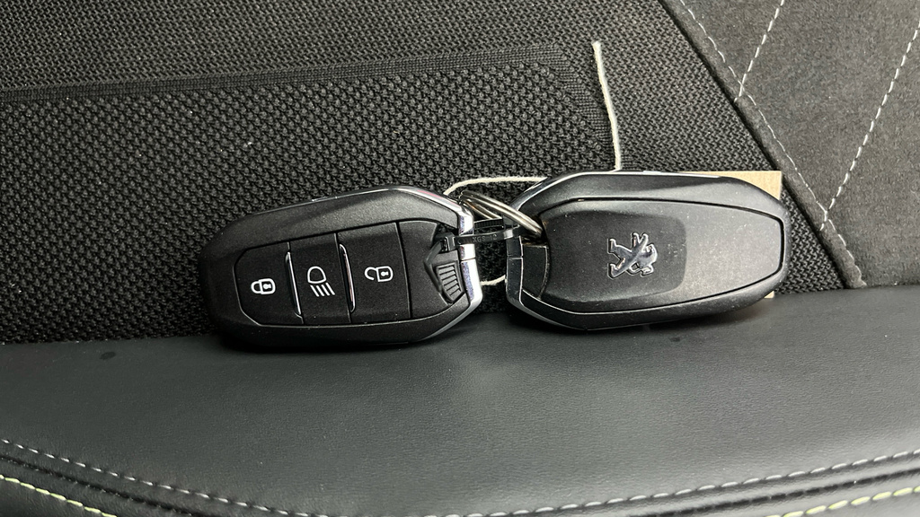 Peugeot e-2008 Gt Ev 2022 72 Black #31