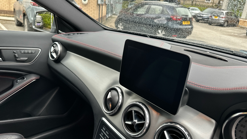 Mercedes-Benz GLA Class 2.1L Se Grey #17