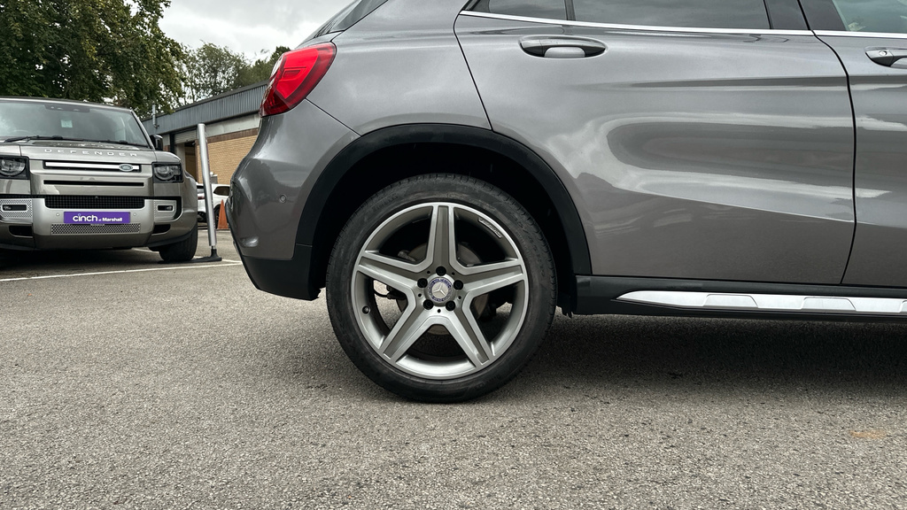 Mercedes-Benz GLA Class 2.1L Se Grey #24