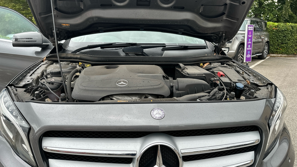 Mercedes-Benz GLA Class 2.1L Se Grey #21