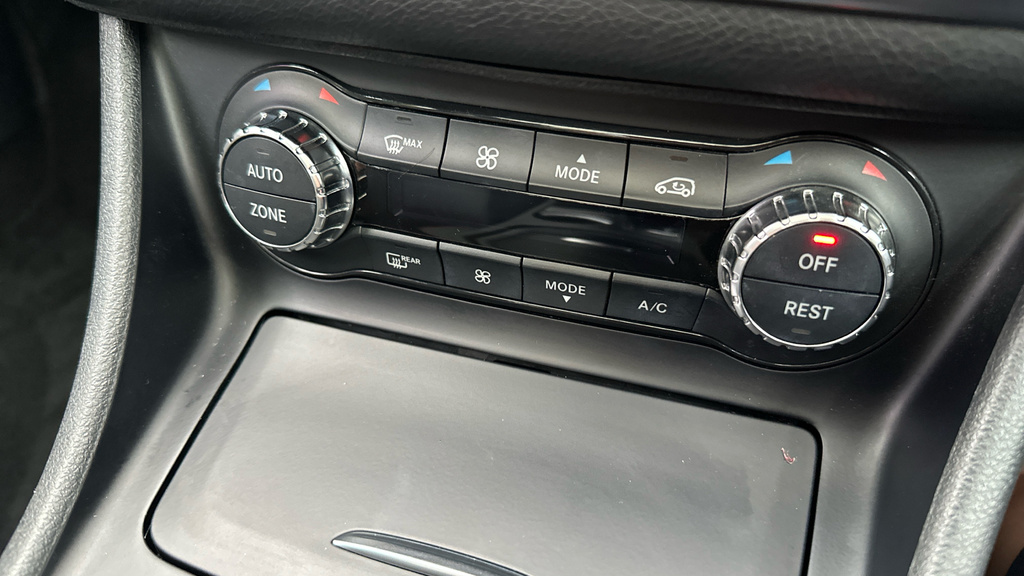 Mercedes-Benz GLA Class 2.1L Se Grey #37