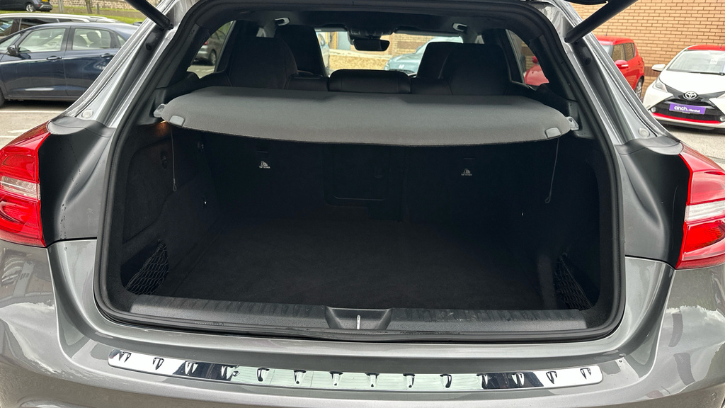 Mercedes-Benz GLA Class 2.1L Se Grey #20
