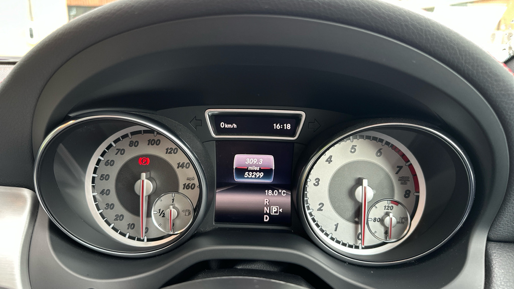 Mercedes-Benz GLA Class 2.1L Se Grey #18