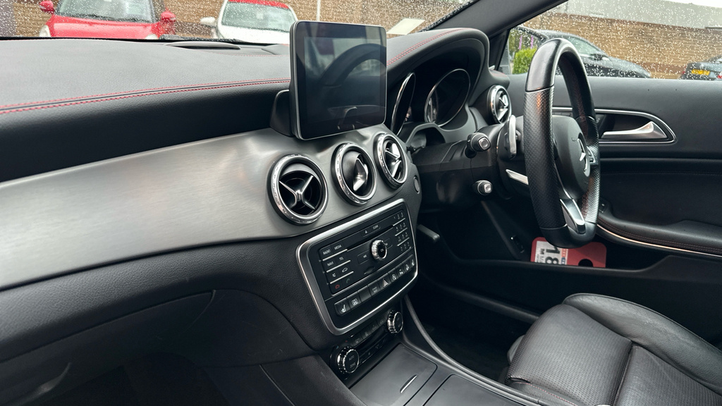 Mercedes-Benz GLA Class 2.1L Se Grey #11