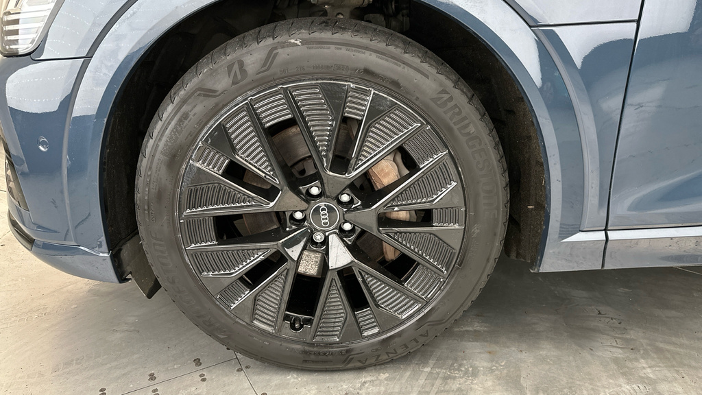 Audi Q8 e tron S Line 55 E-tron Quattro 300,00 Kw Blue #26