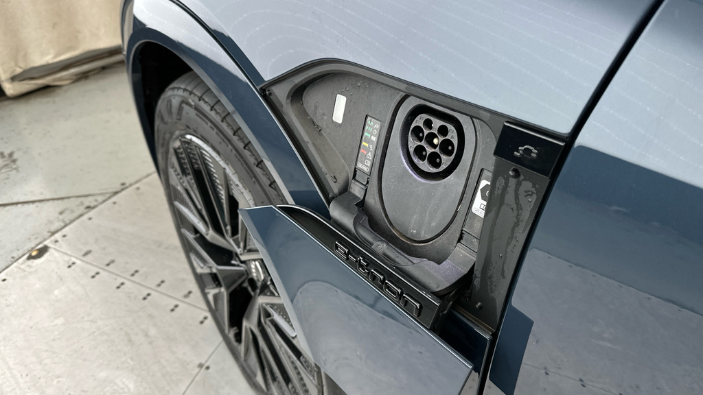 Audi Q8 e tron S Line 55 E-tron Quattro 300,00 Kw Blue #8