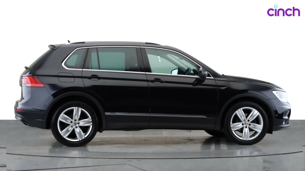 Volkswagen Tiguan Automatic White #2