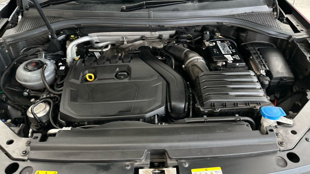 Volkswagen Tiguan Automatic White #22