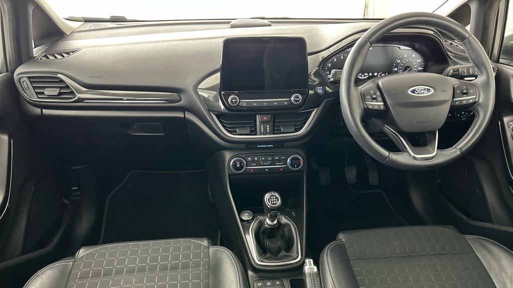 Ford Fiesta 1.1 Trend Black #12