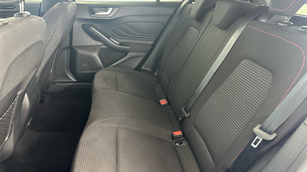 Ford Focus 1.0 Ecoboost 125 St-line Red #24