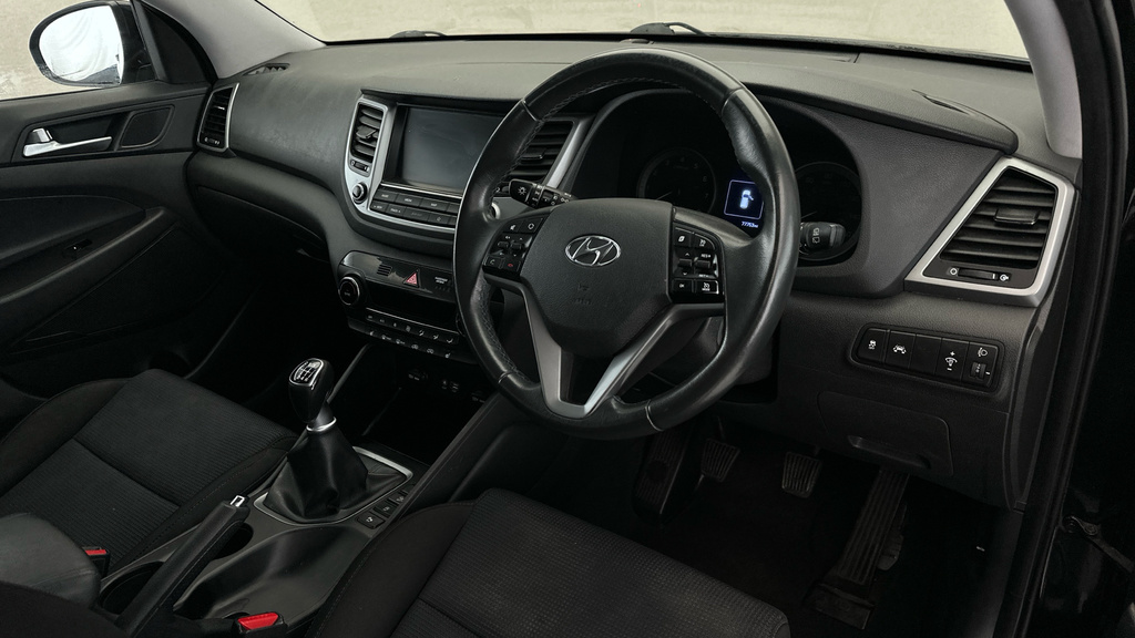 Hyundai Tucson Black #10