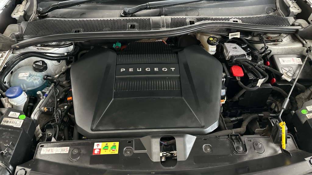 Peugeot e-2008 2008 Gt Ev Grey #24