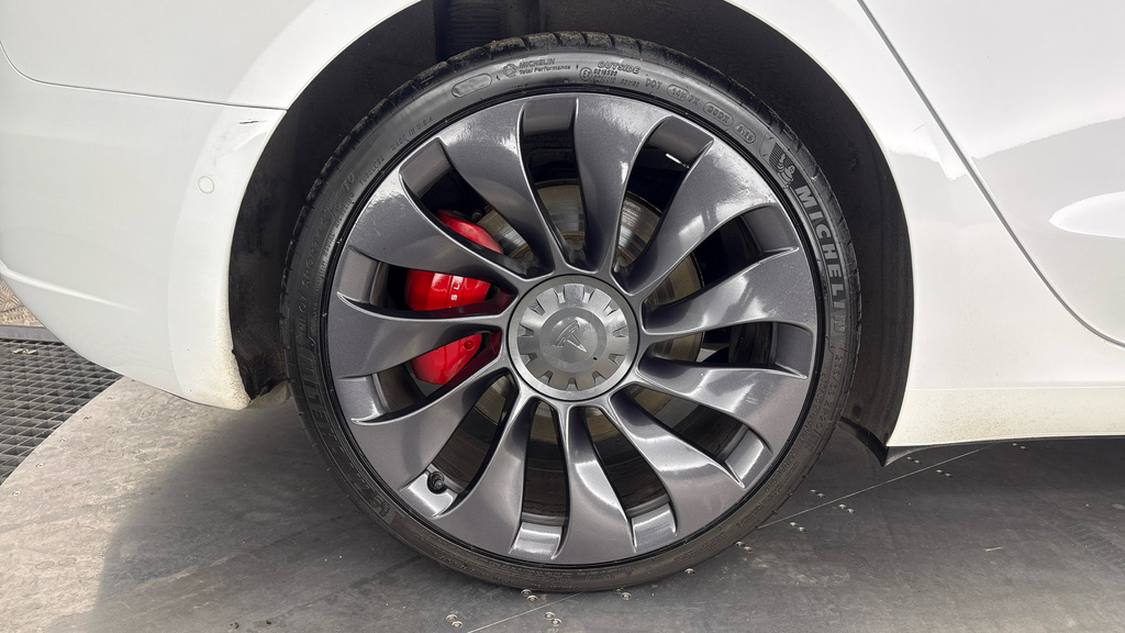 Tesla Model 3 202272 75 Kwh Long Range Saloon Awd 2 K White #21