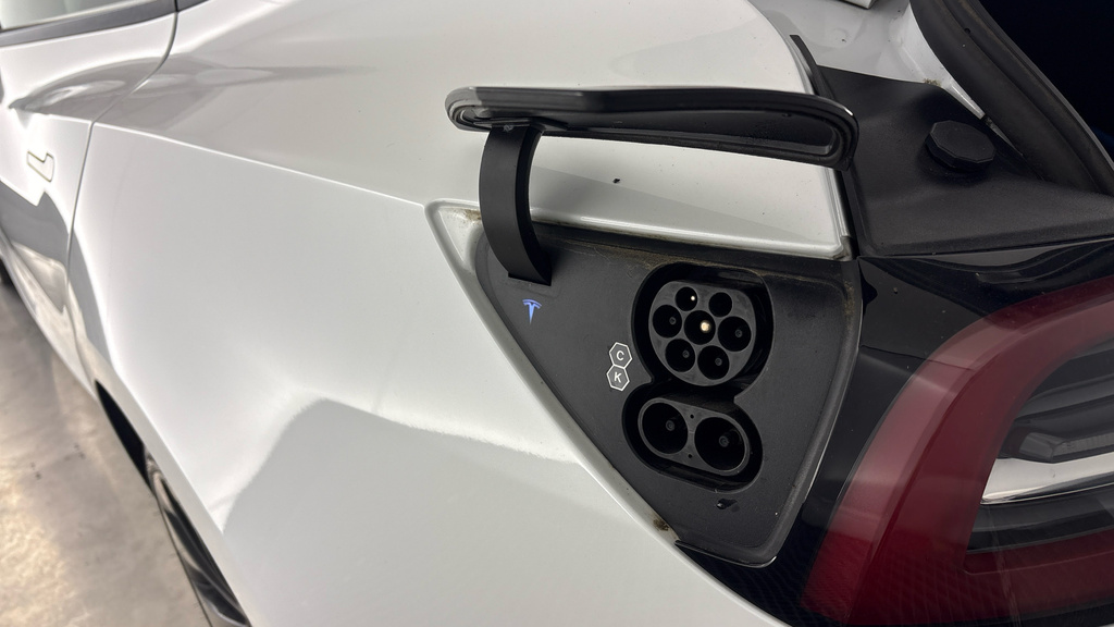 Tesla Model 3 202272 75 Kwh Long Range Saloon Awd 2 K White #23