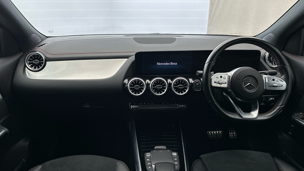 Mercedes-Benz EQA Eqa 300 Amg Line Premium 4Matic White #14