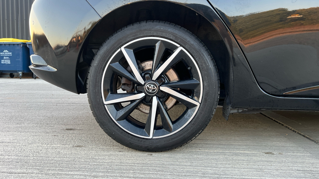 Toyota Auris Grey #19