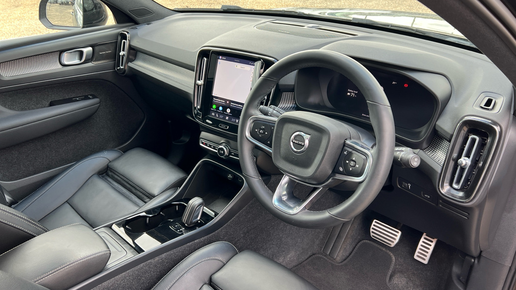 Volvo XC40 2.0 B4p R Design Black #9
