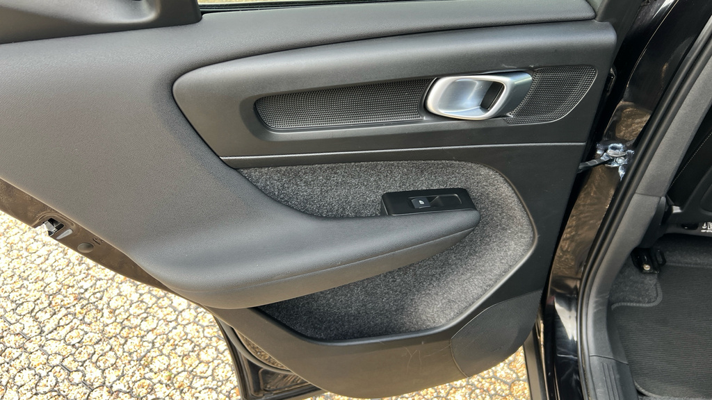 Volvo XC40 2.0 B4p R Design Black #21