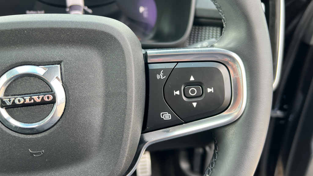 Volvo XC40 2.0 B4p R Design Black #31