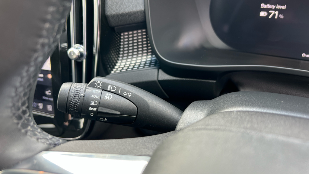 Volvo XC40 2.0 B4p R Design Black #29