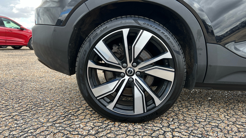Volvo XC40 2.0 B4p R Design Black #20