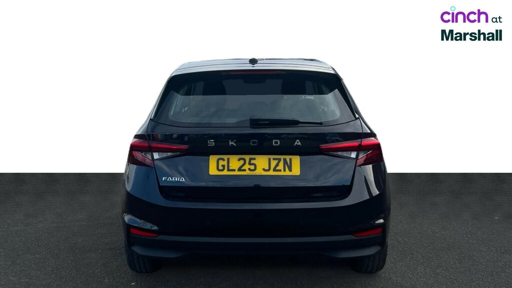 Skoda Fabia 1.0 Tsi Se Edition Black #4
