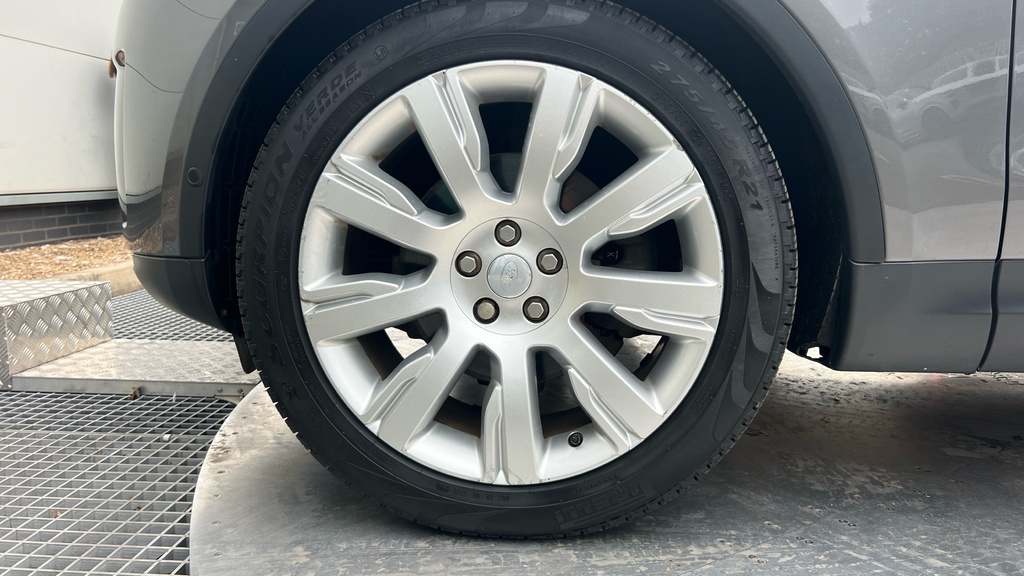 Land Rover Discovery Hse White #17
