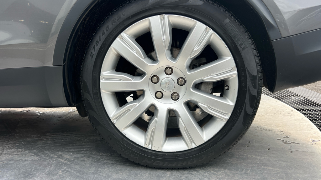 Land Rover Discovery Hse White #18
