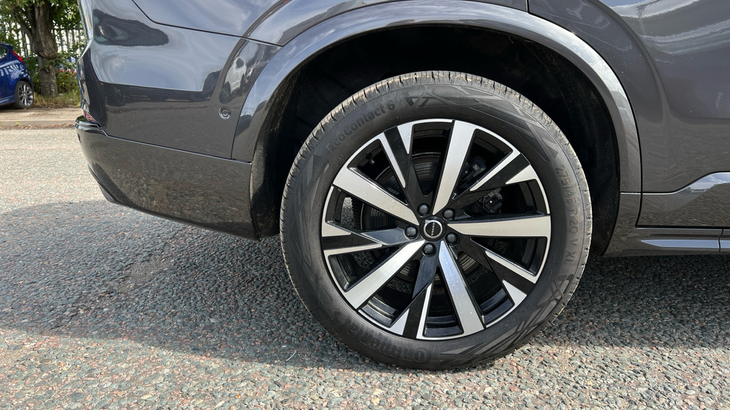 Volvo XC90 Ultra Black #19