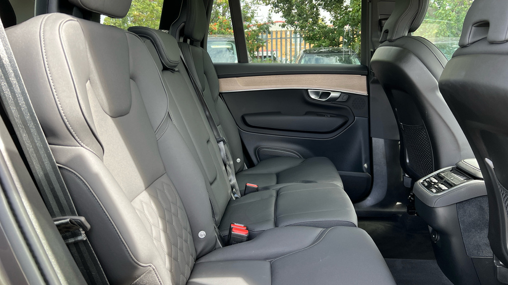 Volvo XC90 Ultra Black #23