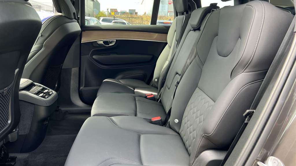 Volvo XC90 Ultra Black #15