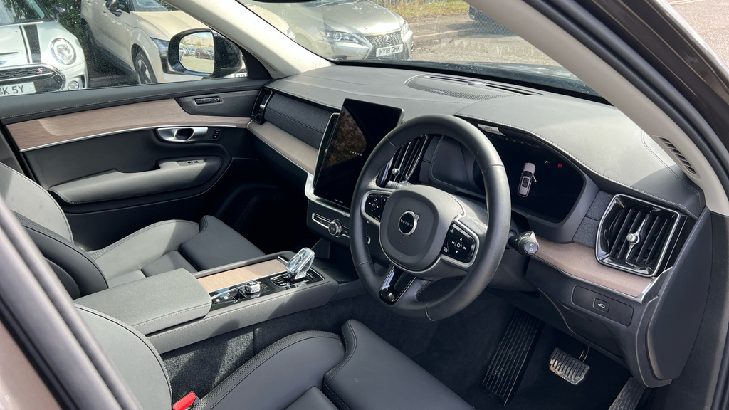 Volvo XC90 Ultra Black #9