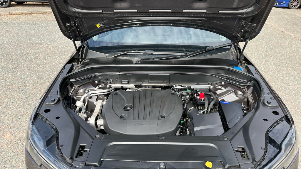 Volvo XC90 Ultra Black #17