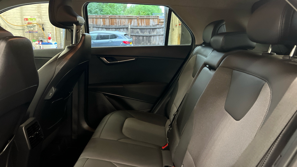 Kia Niro 1.6H Gdi 4 Red #17