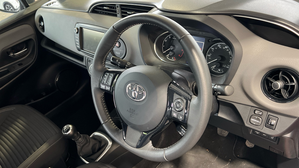 Toyota Yaris Icon Tech Blue #9