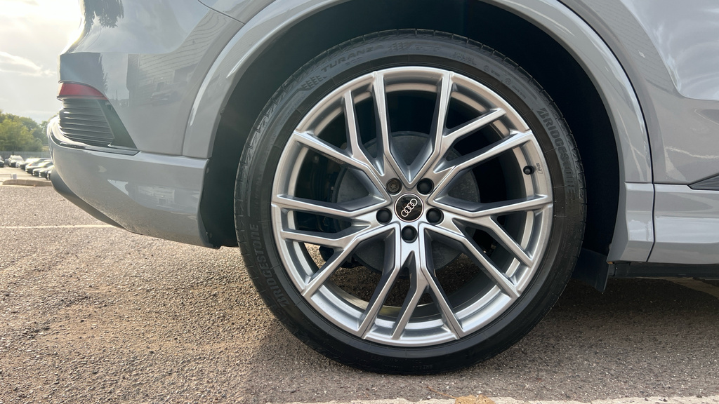 Audi Q4 E Tron 125Kw 35 55Kwh S Line Silver #20