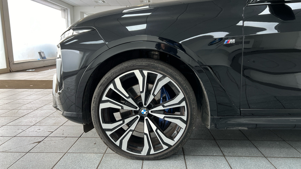 BMW X7 M Sport Black #38