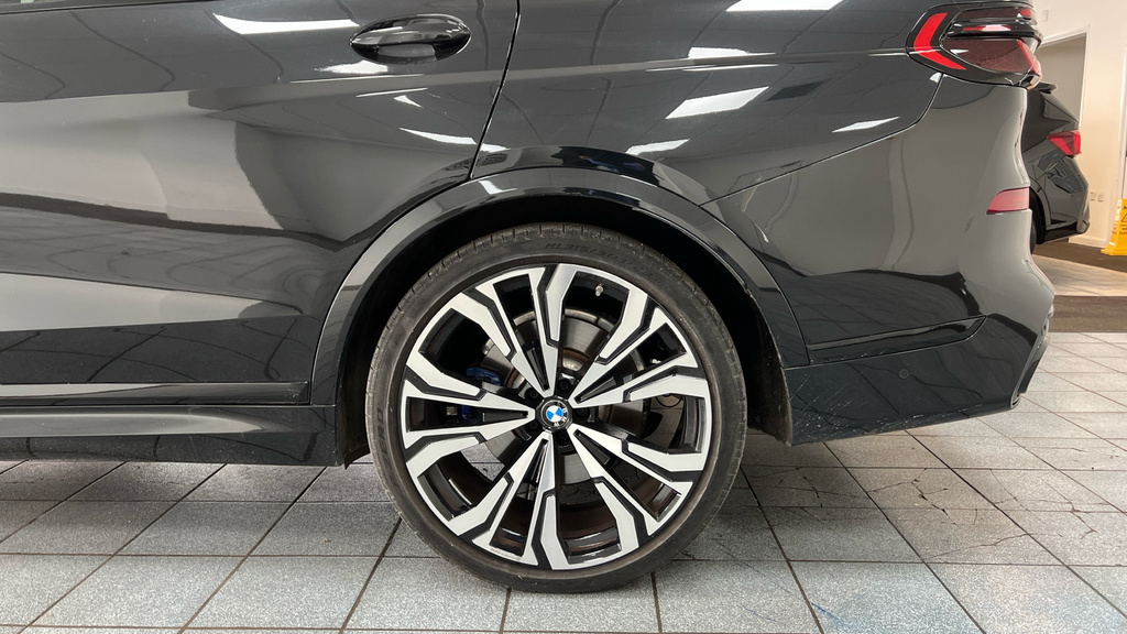 BMW X7 M Sport Black #39
